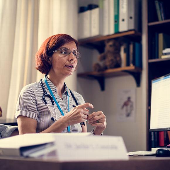 Health Specialist in clinic